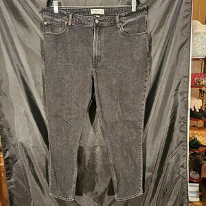 Abercrombie & Fitch The skinny High Rise black jeans. Size 33/16